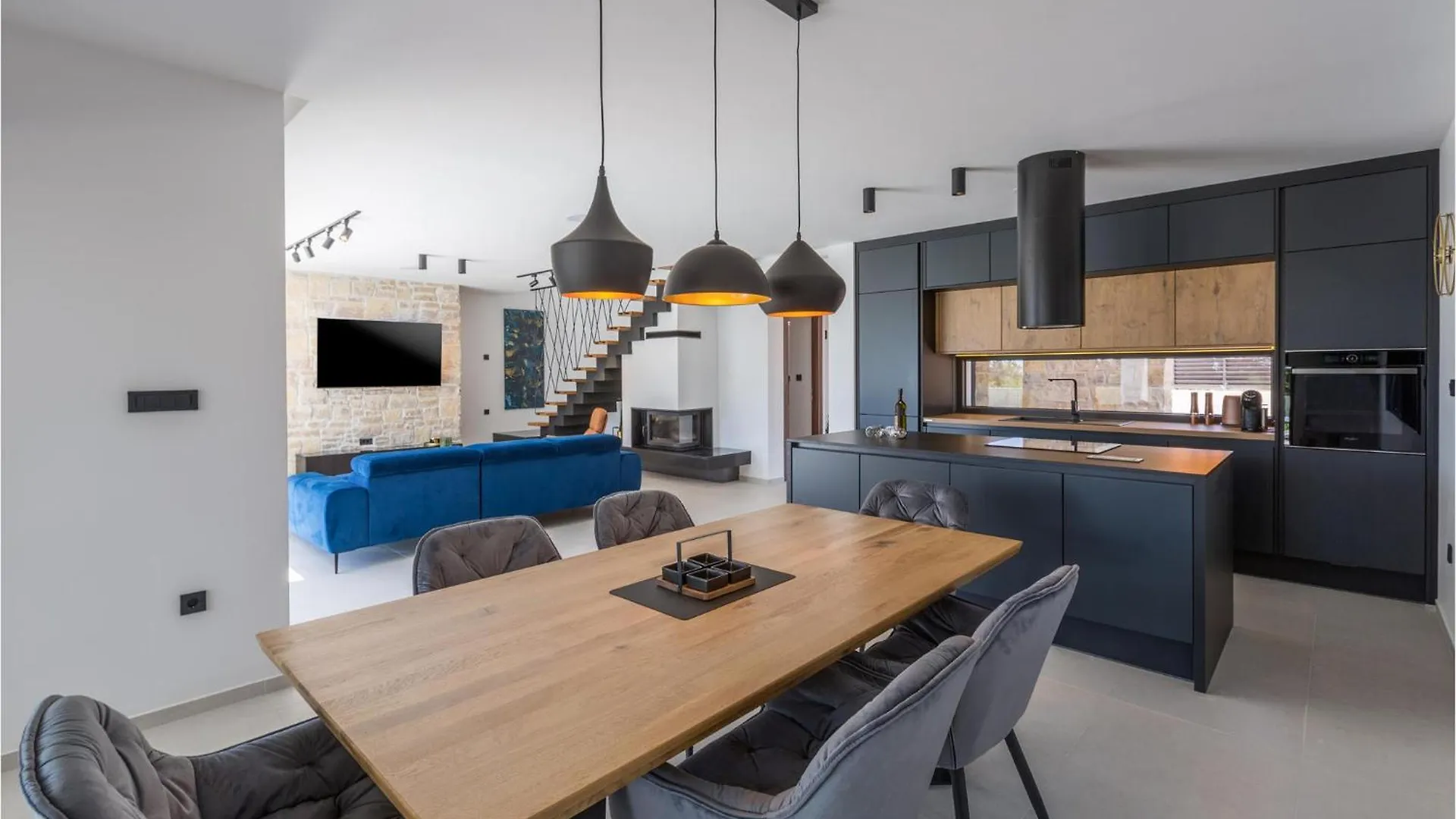 3 Bedroom Stunning Home In Пореч 0*,