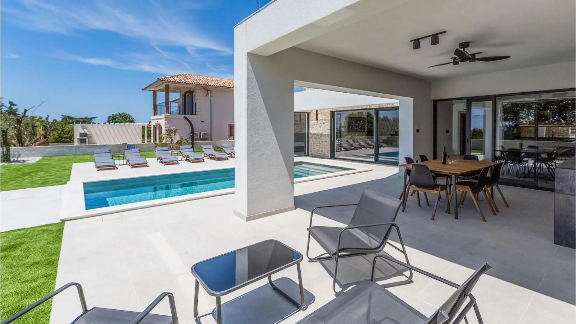 Дом отдыха 3 Bedroom Stunning Home In Пореч