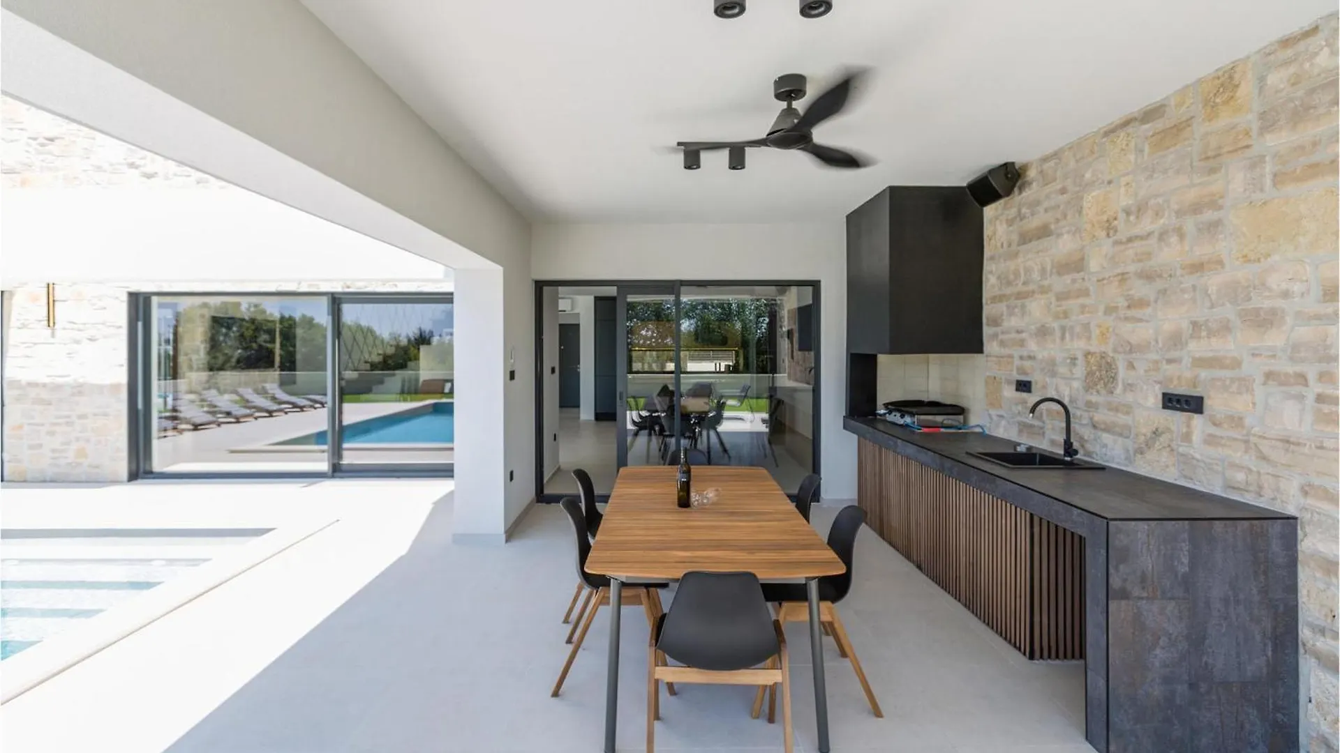 Дом отдыха 3 Bedroom Stunning Home In Пореч Хорватия