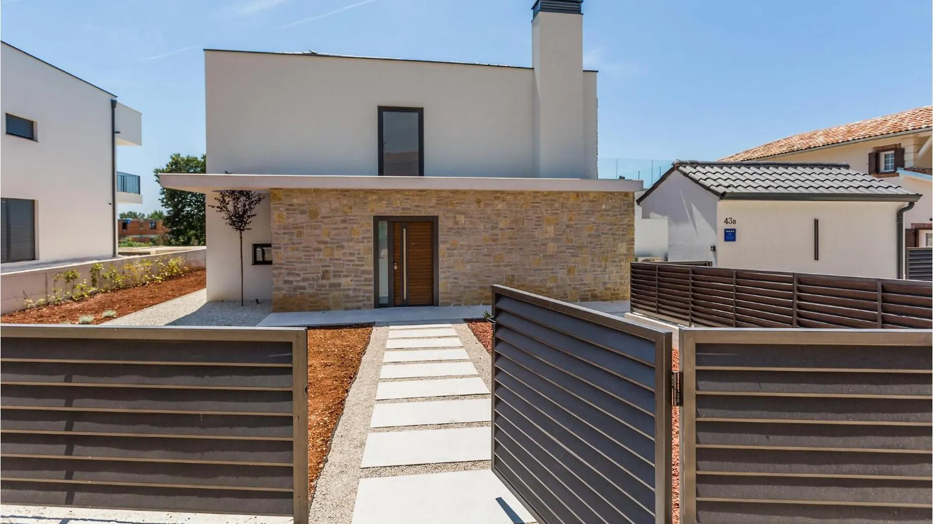 3 Bedroom Stunning Home In Пореч 0*,